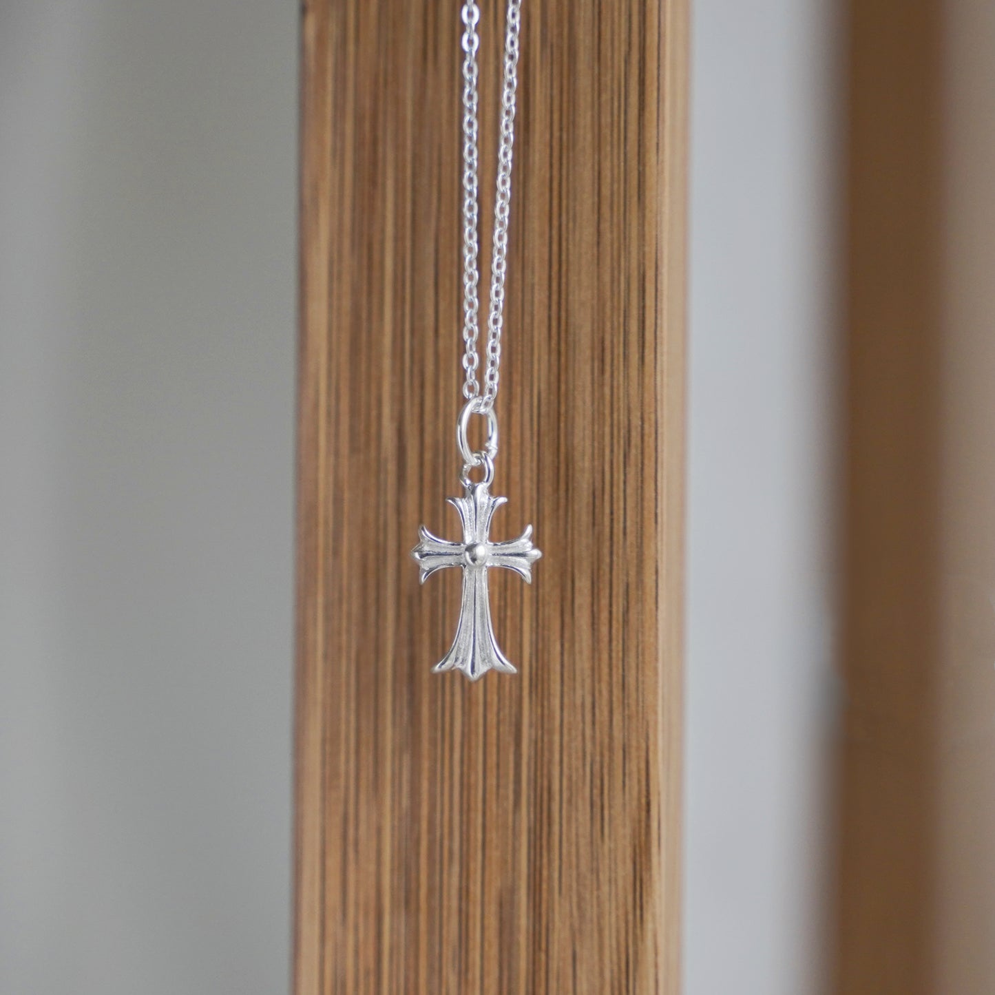 Sterling Silver Cross Pendant with Fleur De Lis Design (15mm x 10mm) - sugarkittenlondon