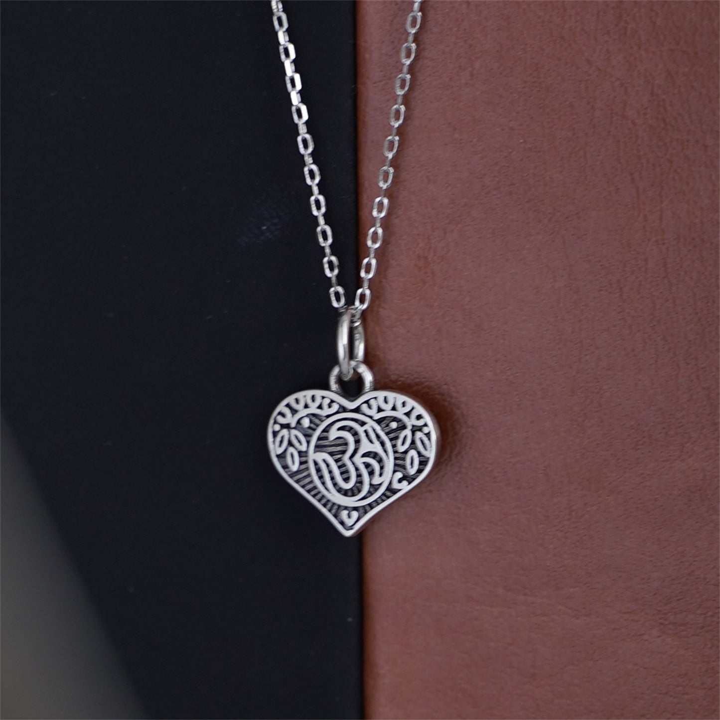 Sterling Silver Aum Pendant Hindu Sanskrit Symbol with Leaf Heart Charm - sugarkittenlondon