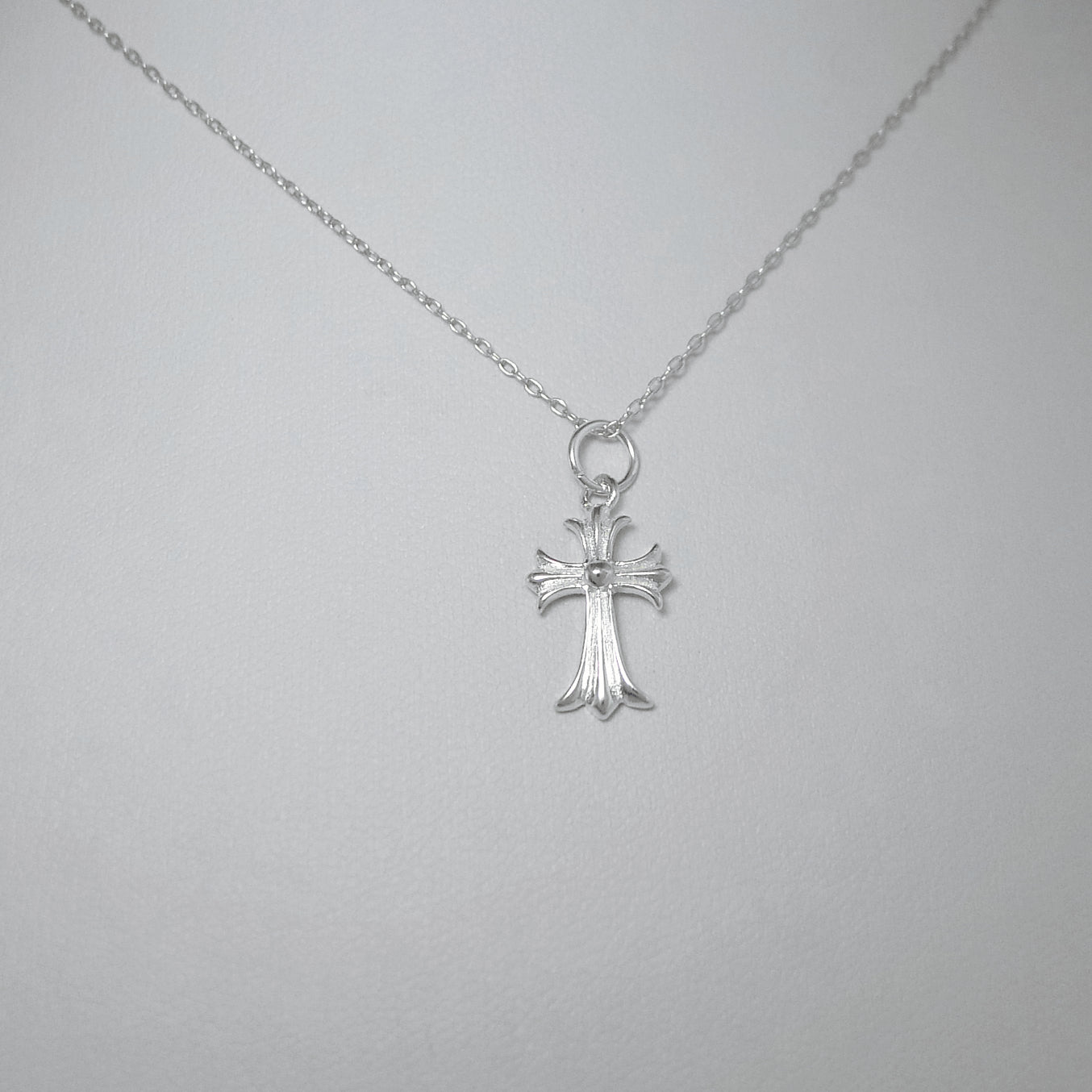 Sterling Silver Cross Pendant with Fleur De Lis Design (15mm x 10mm) - sugarkittenlondon