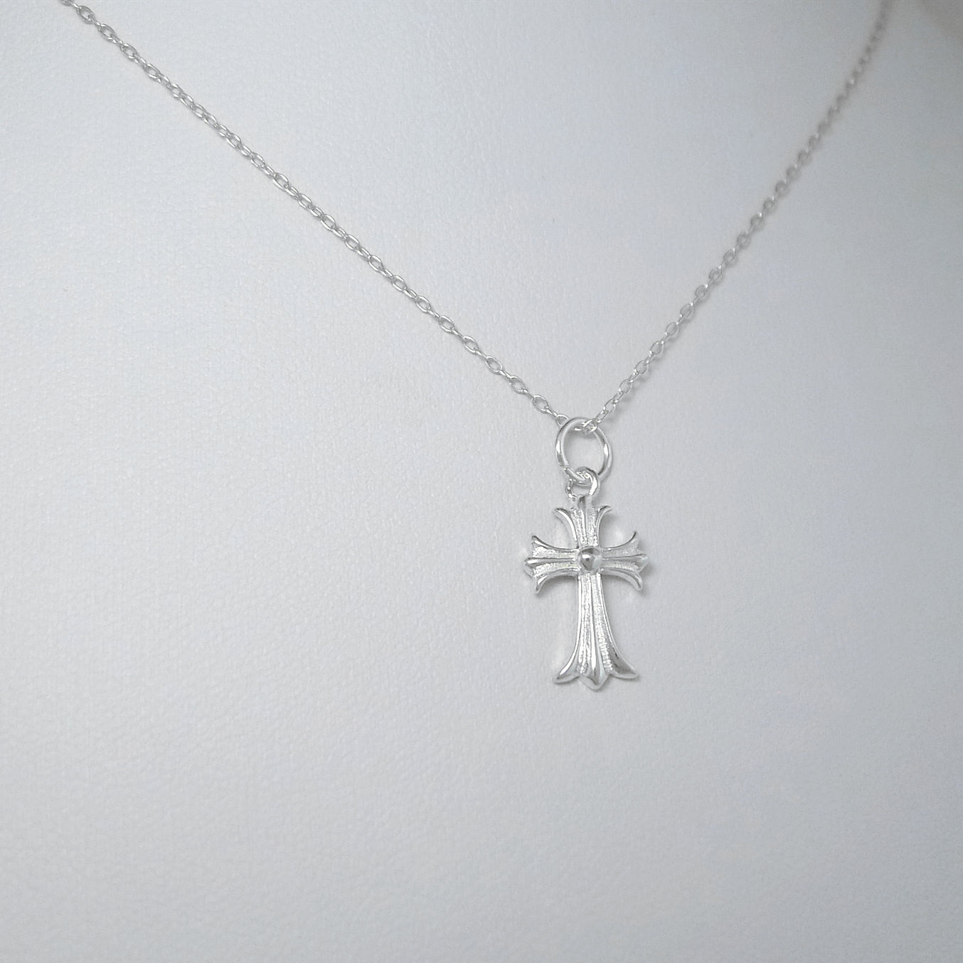 Sterling Silver Cross Pendant with Fleur De Lis Design (15mm x 10mm) - sugarkittenlondon