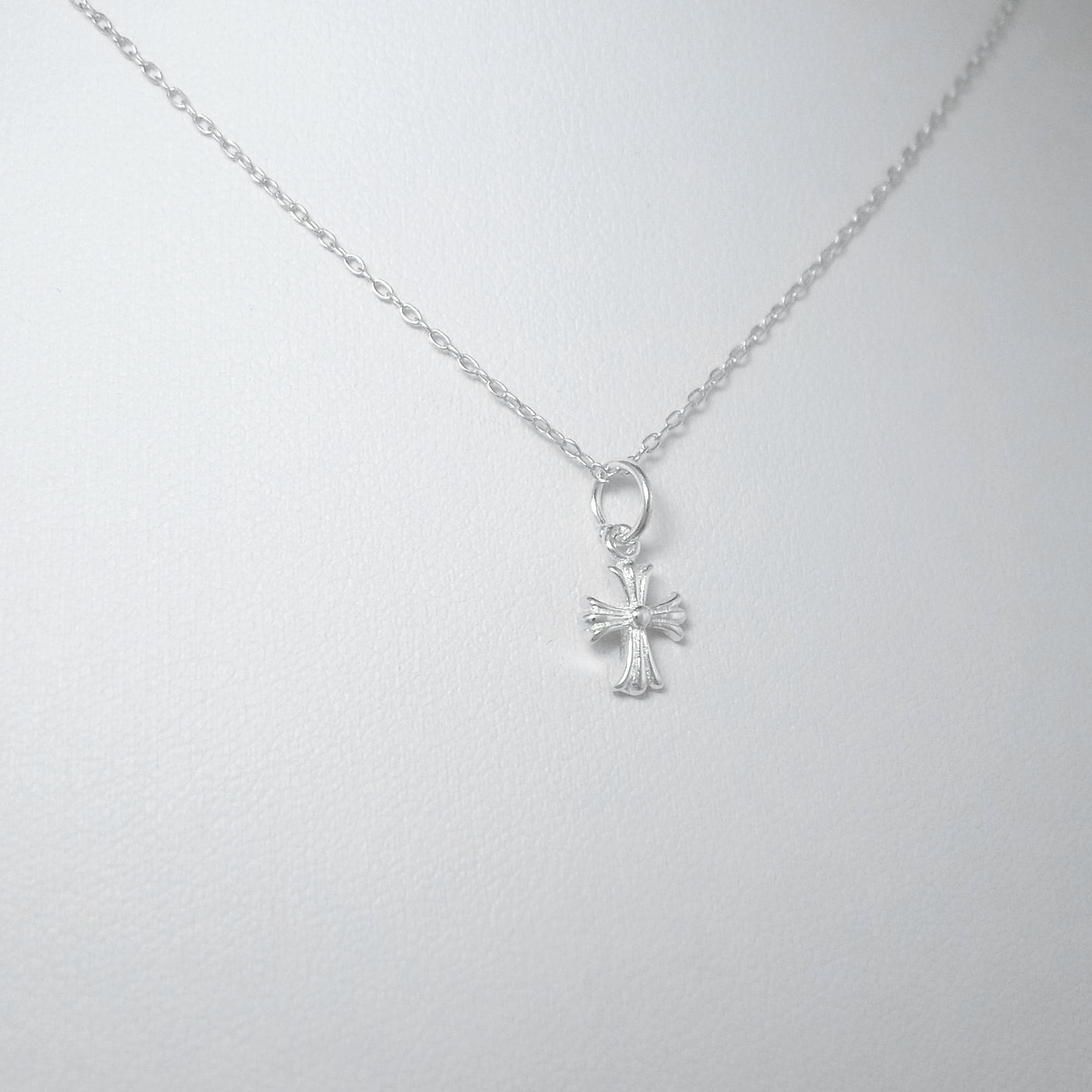 Sterling Silver Cross Pendant with Fleur De Lis Design (7mm x 7mm) - sugarkittenlondon