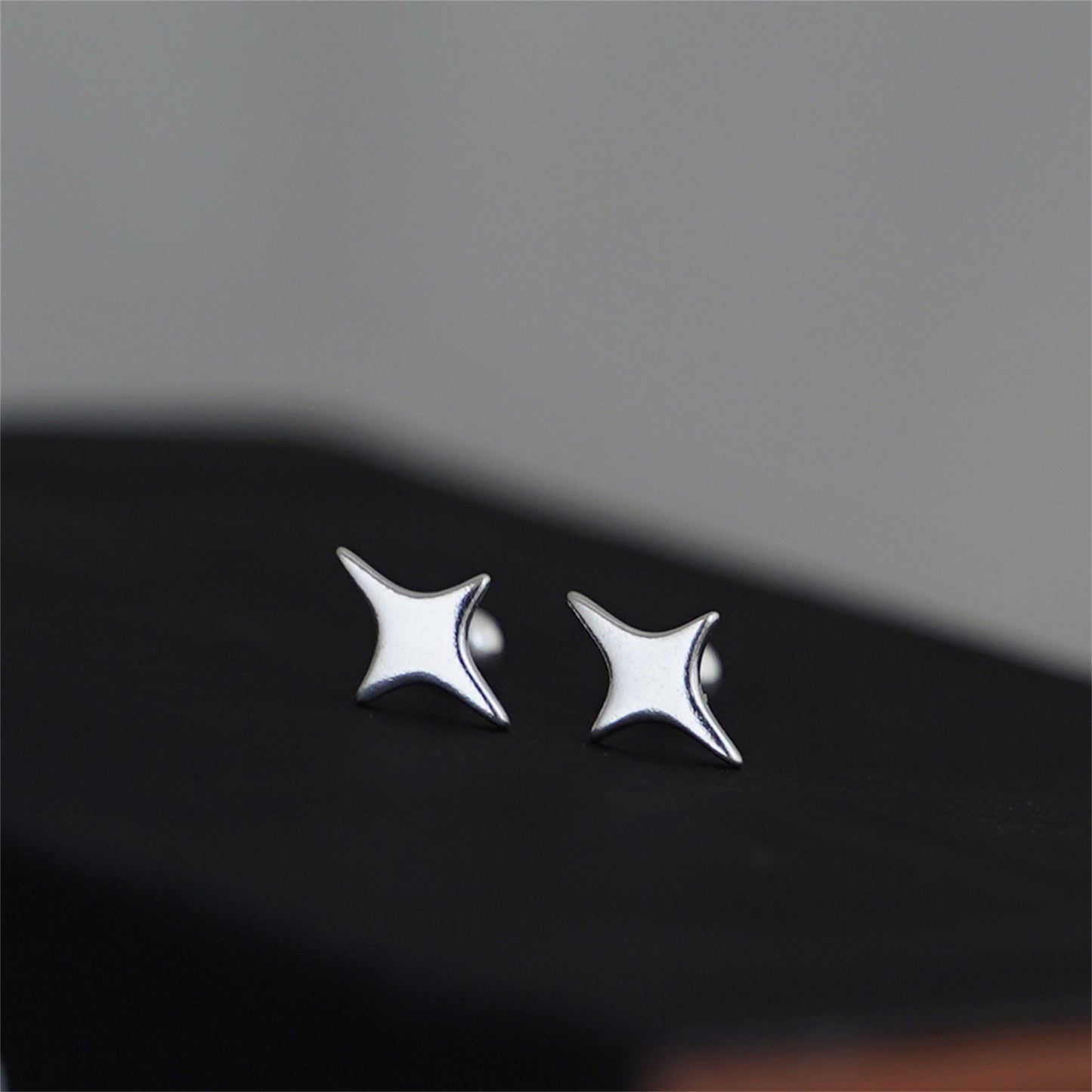 999 Fine Silver 4-Point Star 3mm Ball Barbell Bead Ball Screw Back Earrings - sugarkittenlondon