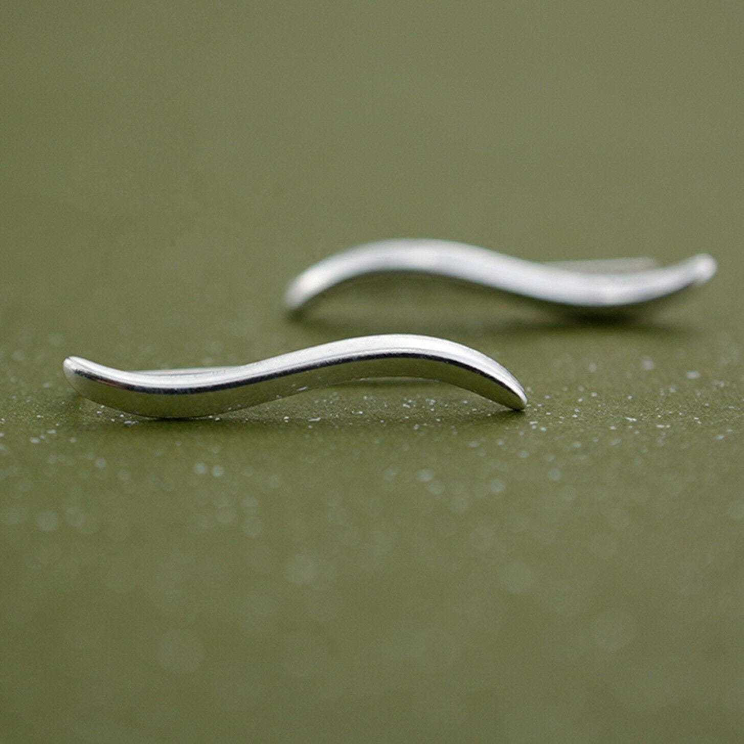 Sterling Silver Hollow Simple Wavy Vine Line Cuff Climber Crawler Earrings - sugarkittenlondon