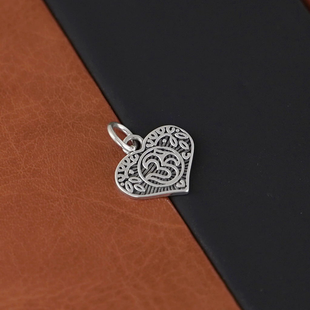 Sterling Silver Aum Pendant Hindu Sanskrit Symbol with Leaf Heart Charm - sugarkittenlondon