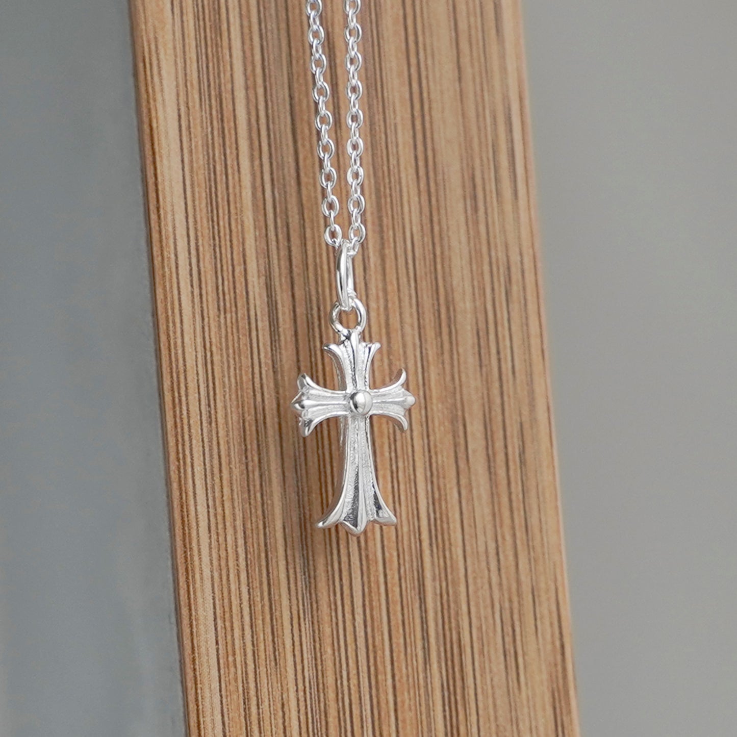 Sterling Silver Cross Pendant with Fleur De Lis Design (15mm x 10mm) - sugarkittenlondon