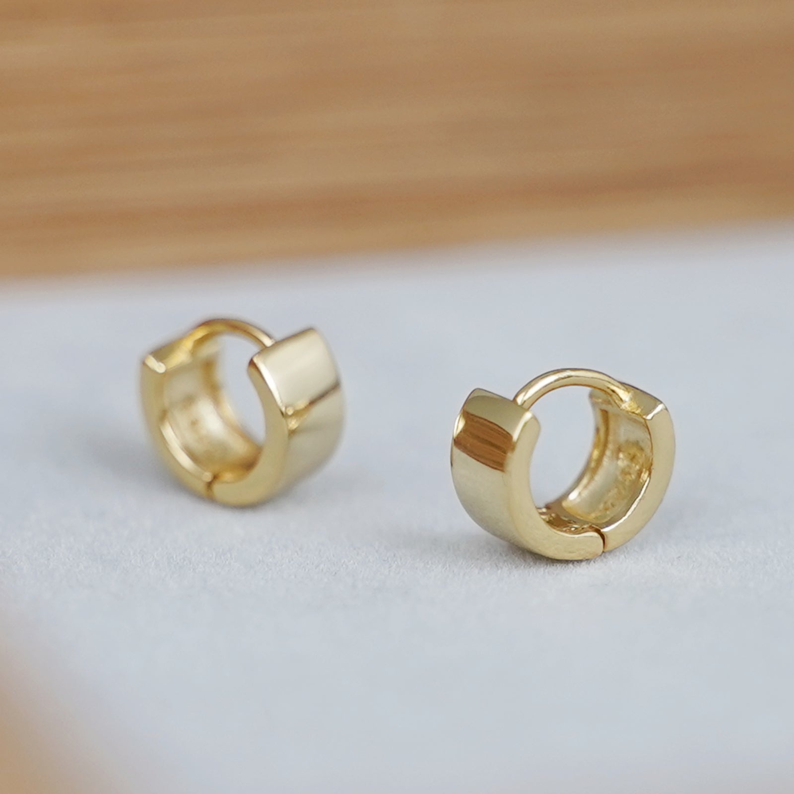 Thick Huggie Hoop Earrings - 14k Solid Gold | Simple & Dainty