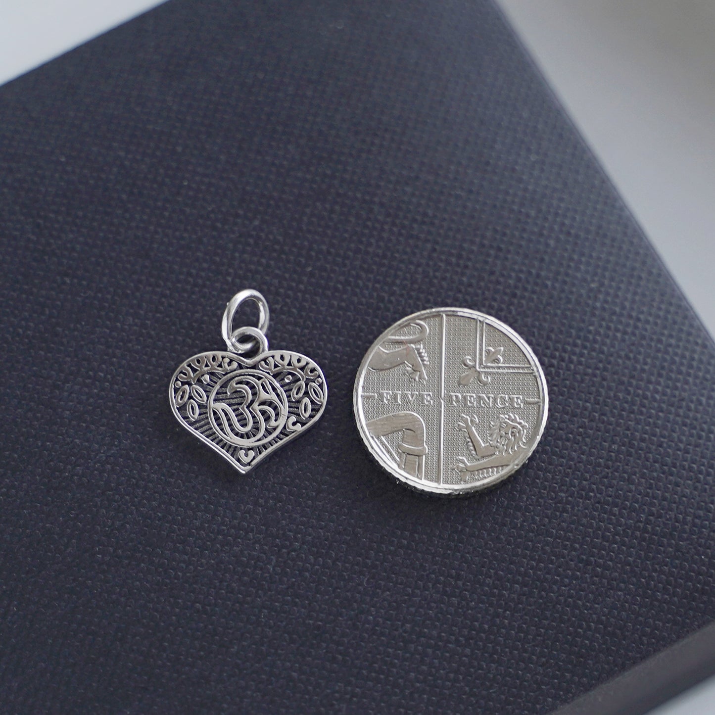 Sterling Silver Aum Pendant Hindu Sanskrit Symbol with Leaf Heart Charm - sugarkittenlondon