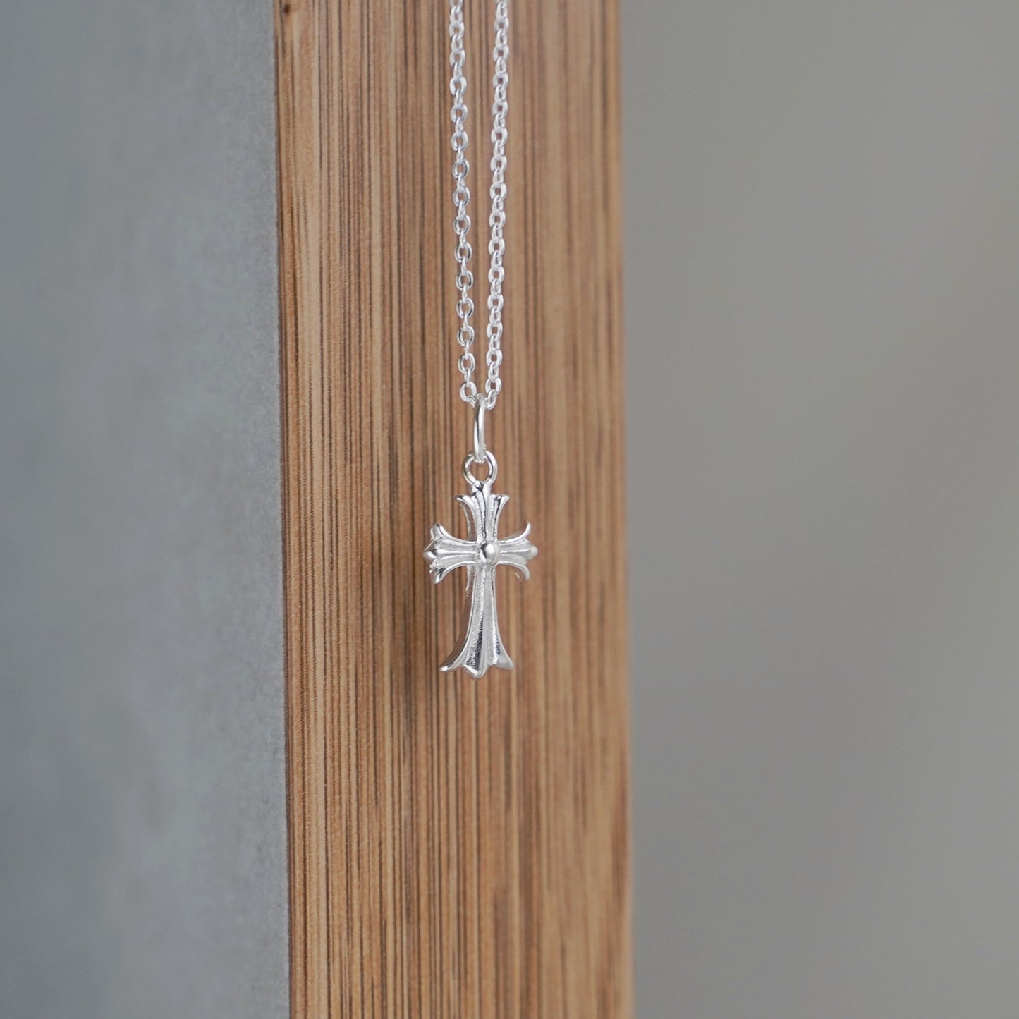 Sterling Silver Cross Pendant with Fleur De Lis Design (15mm x 10mm) - sugarkittenlondon