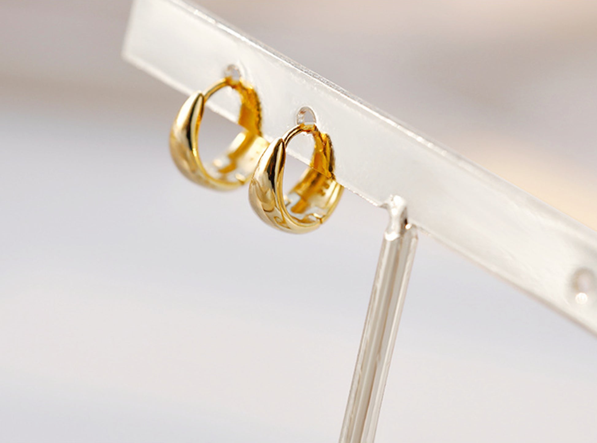 18K Gold on Sterling Silver Teardrop Waterdrop Huggie Hoop Earrings 8mm Inside - sugarkittenlondon